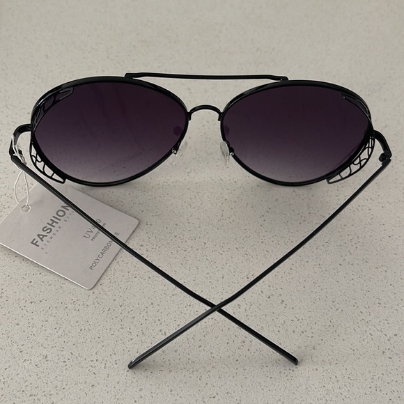 NWT Black Ombré Smoke Lense Metal Oversized Aviators - Picture 3 of 3